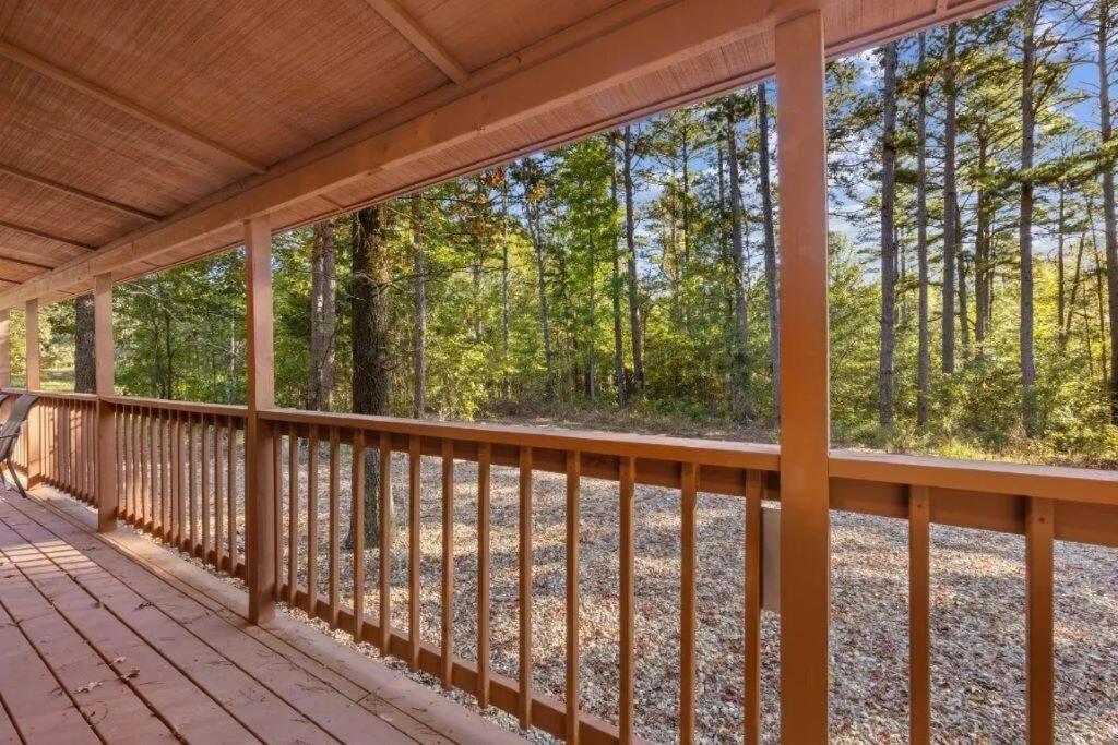 Appartamento Misty Moonlight, Sleeps 4, Mountain Cabin Broken Bow Esterno foto