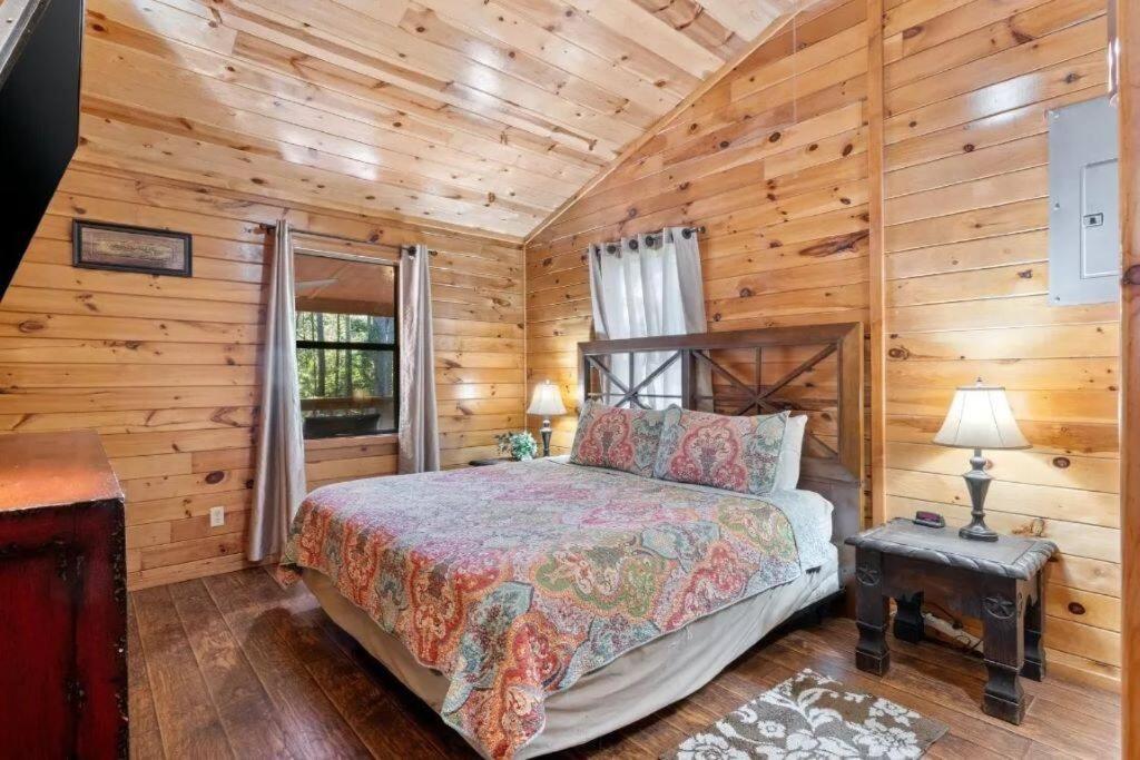 Appartamento Misty Moonlight, Sleeps 4, Mountain Cabin Broken Bow Esterno foto