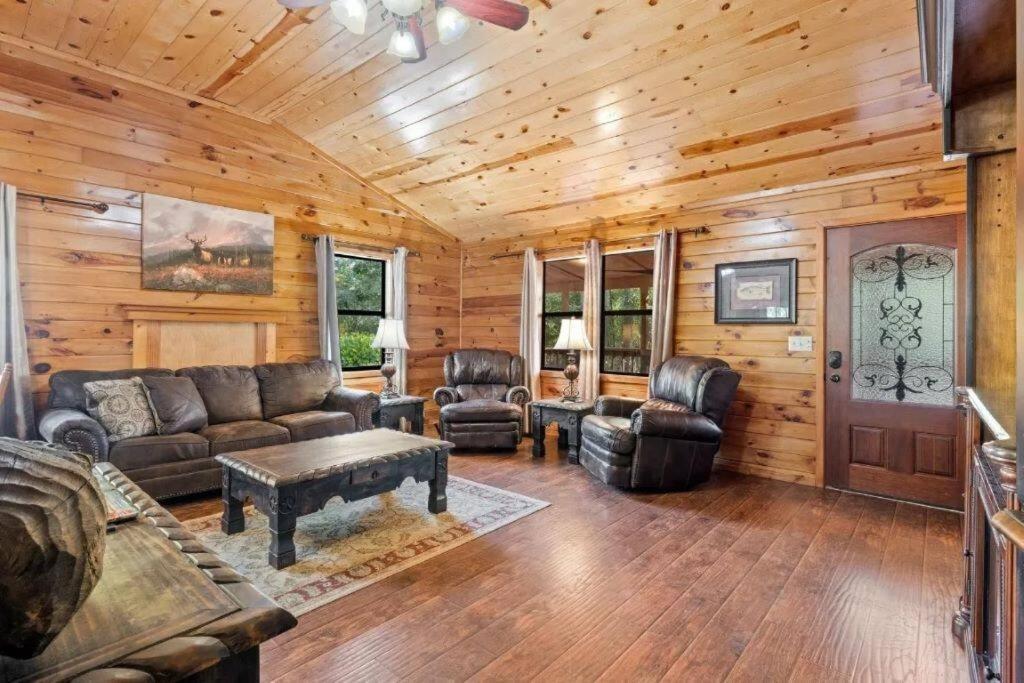 Appartamento Misty Moonlight, Sleeps 4, Mountain Cabin Broken Bow Esterno foto